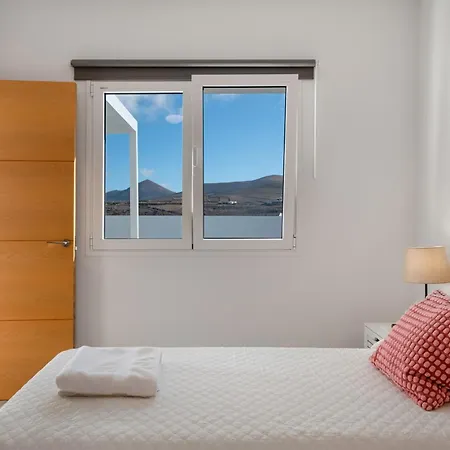 Tranquilidad Entre Volcanes *