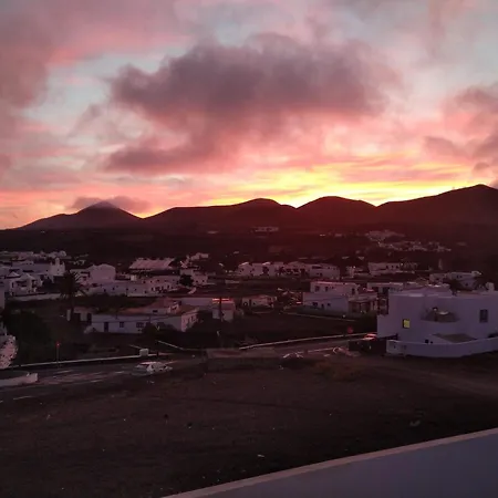 Tranquilidad Entre Volcanes